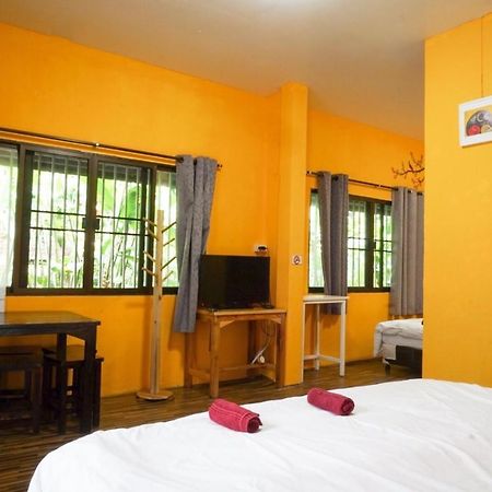 Chongrak Guesthouse Chiang Mai Exterior photo