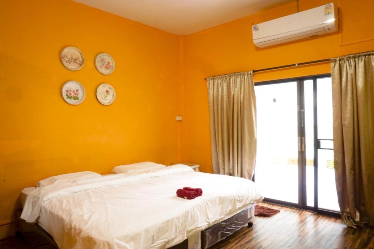 Chongrak Guesthouse Chiang Mai Exterior photo